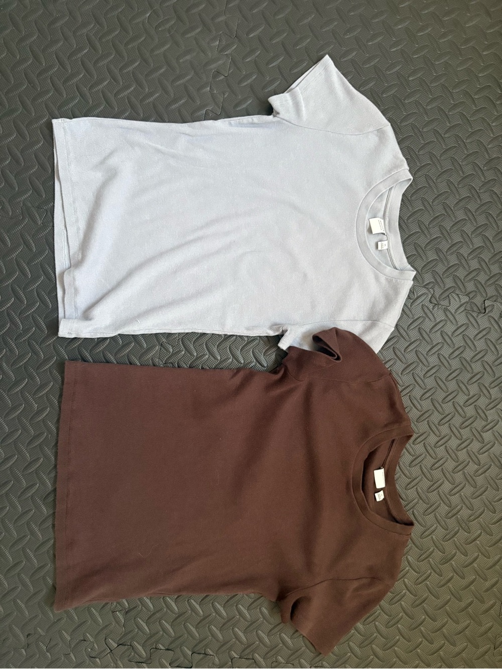 Aritzia homestretch Short Sleeve Tees - Grey & Brown